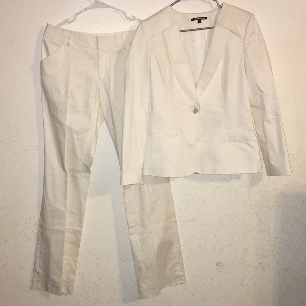 Giani Bini 2 piece women’s white pant suit sz6